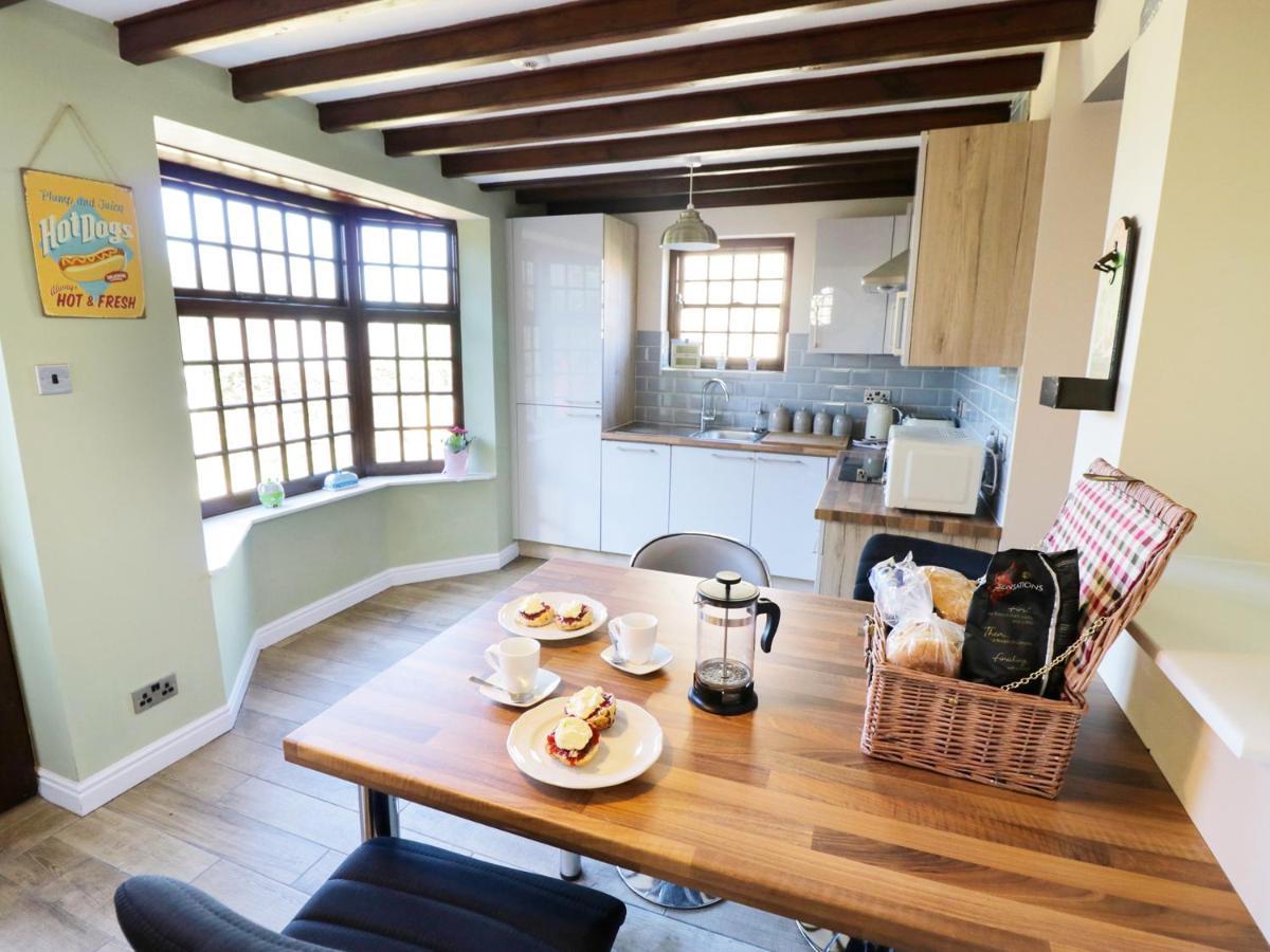 King'S Cottage Crakehall Esterno foto