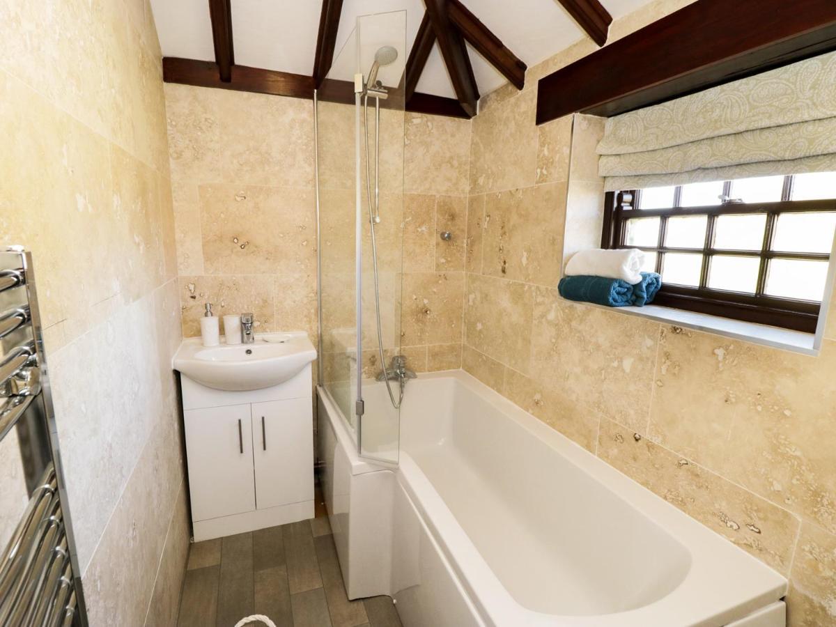King'S Cottage Crakehall Esterno foto